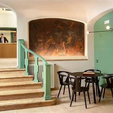 Colosseum Hotel