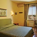 Colosseum Hotel 3*
